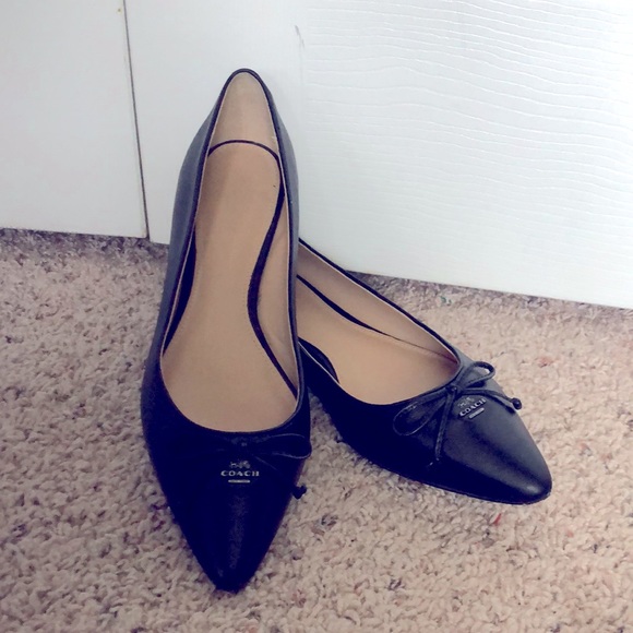 Coach Carriage Insignia Symbol Bolo Bow tie Black Real Leather Flats Size 8.5 B - Picture 3 of 9